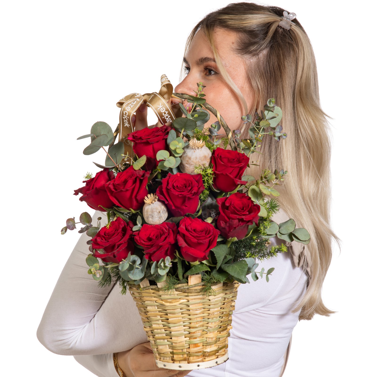 Crimson Velvet Kırmızı Gül Sepeti